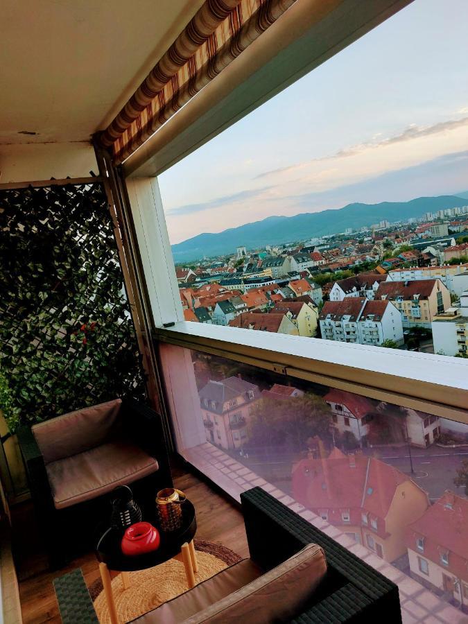 Superbe Appartement Colmar Avec Vue Et Jacuzzi Buitenkant foto