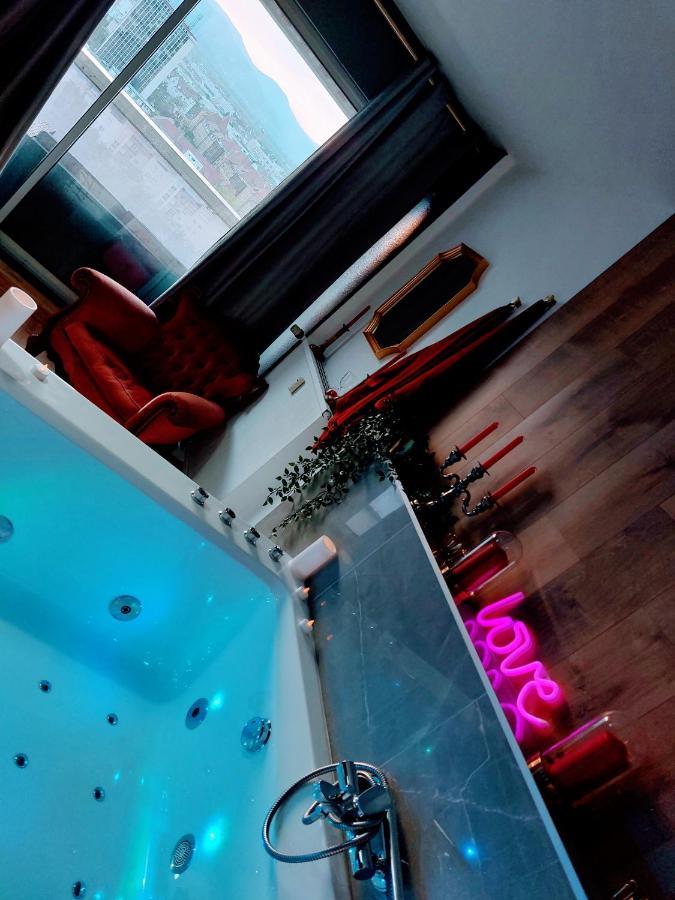 Superbe Appartement Colmar Avec Vue Et Jacuzzi Buitenkant foto